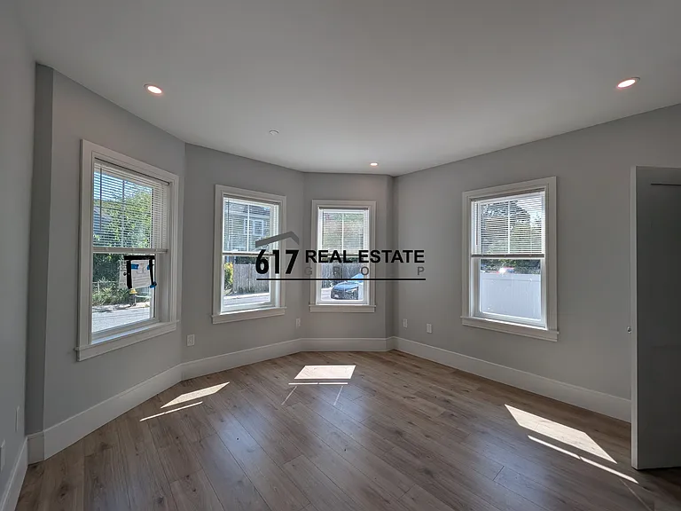 11 Holton St #1 — Photo 5