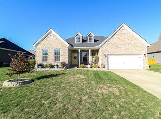 3020 Rosewood Dr, Versailles, KY 40383