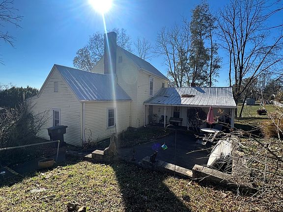 5th image of 223 King St