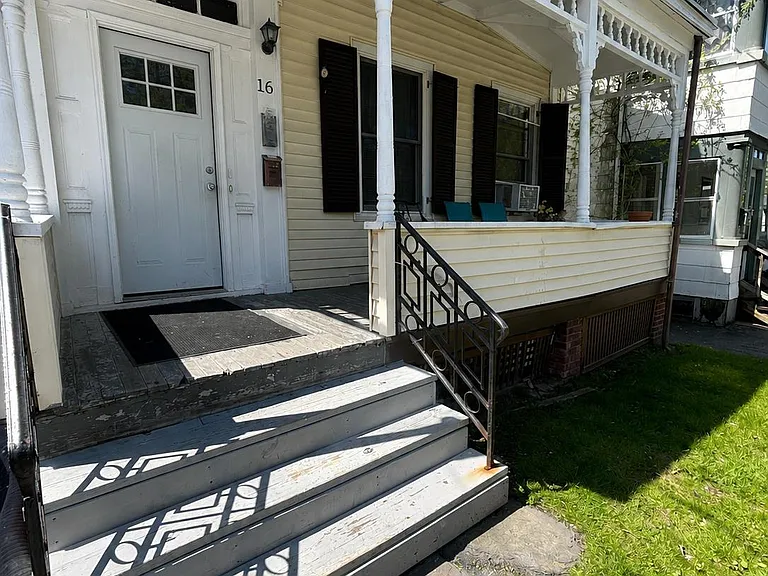 16 Mansion St — Photo 1