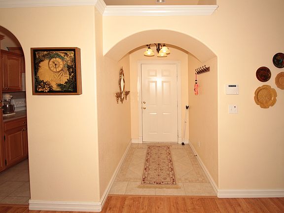 3rd image of 1411 W Evergreen Ln