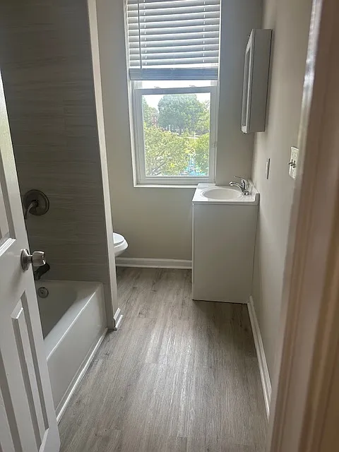 2 bed, 900 sqft, $1,400 — Photo 4