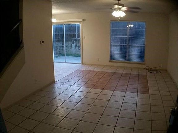 4th image of 7204 Creekside Dr #D1