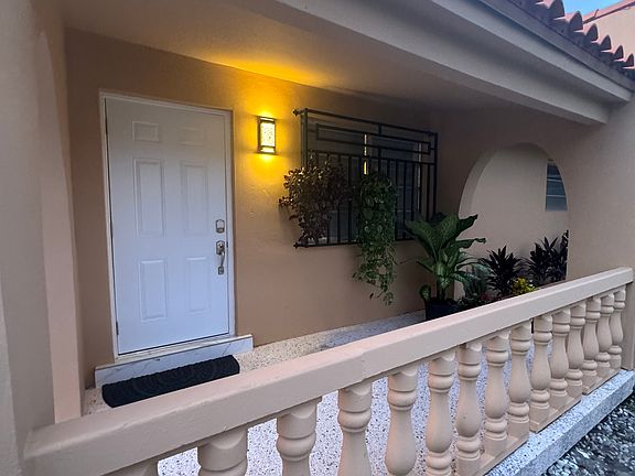 4th image of 1135 NW 32nd Ct #1135