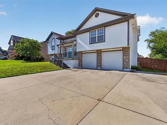 4th image of 1109 White Oak Ct