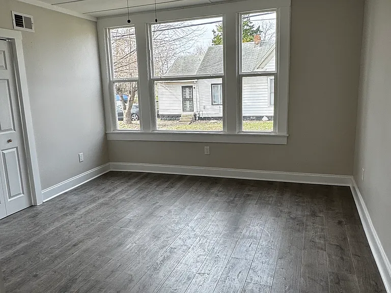 928 Hildreth St #1 — Photo 7