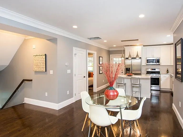 31 Grant St #2 — Photo 8
