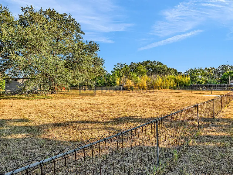 445 Granada Dr — Photo 32