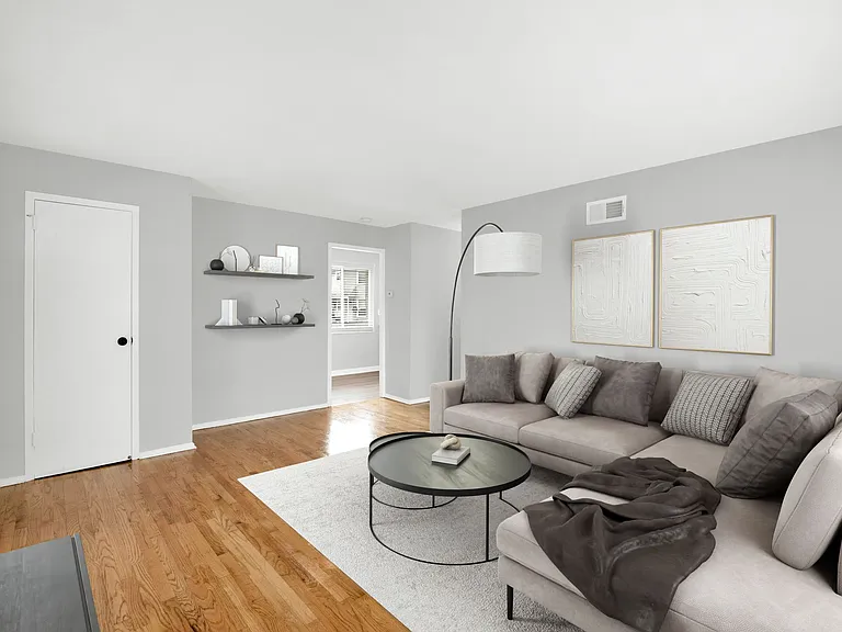 Oakwood Townhomes — Photo 10