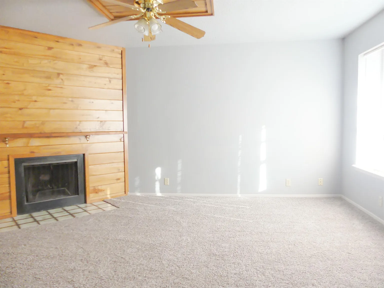 1201 Redwood Dr - Apt D — Photo 3