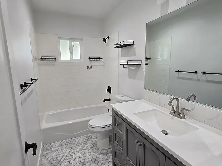 1509 E Elizabeth St — Photo 6