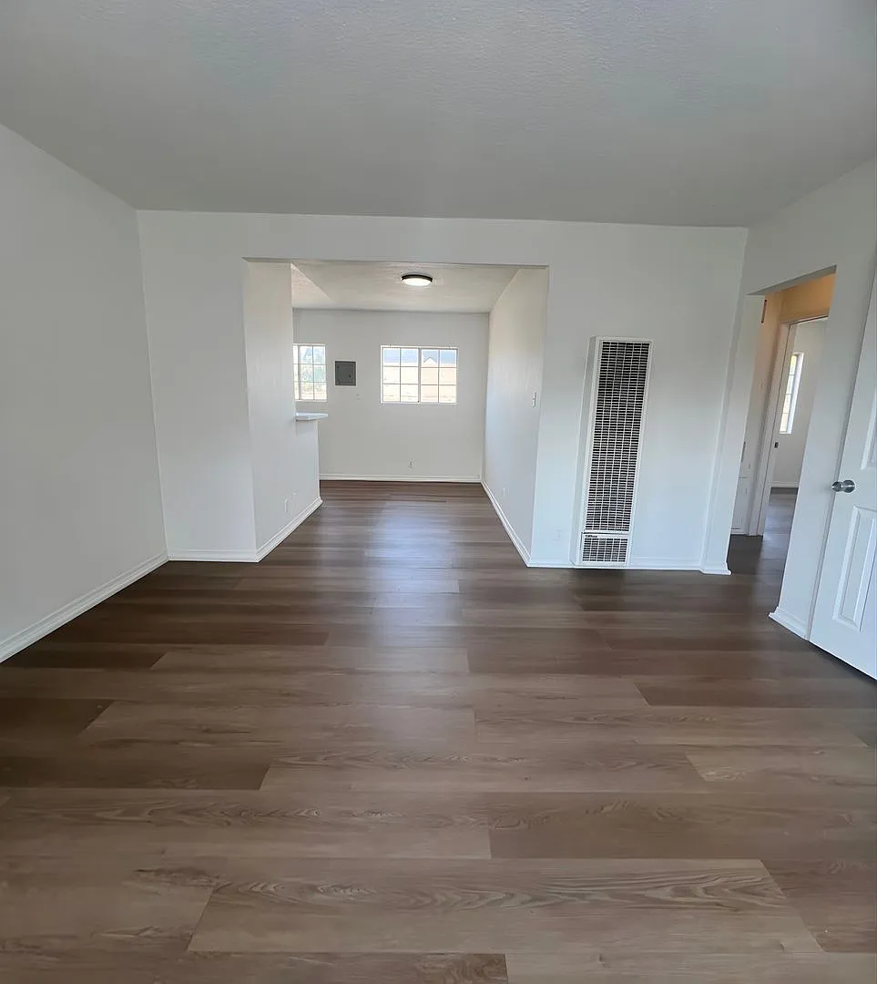 2 bed, 1.0 bath, 900 sqft, $2,450 — Photo 2