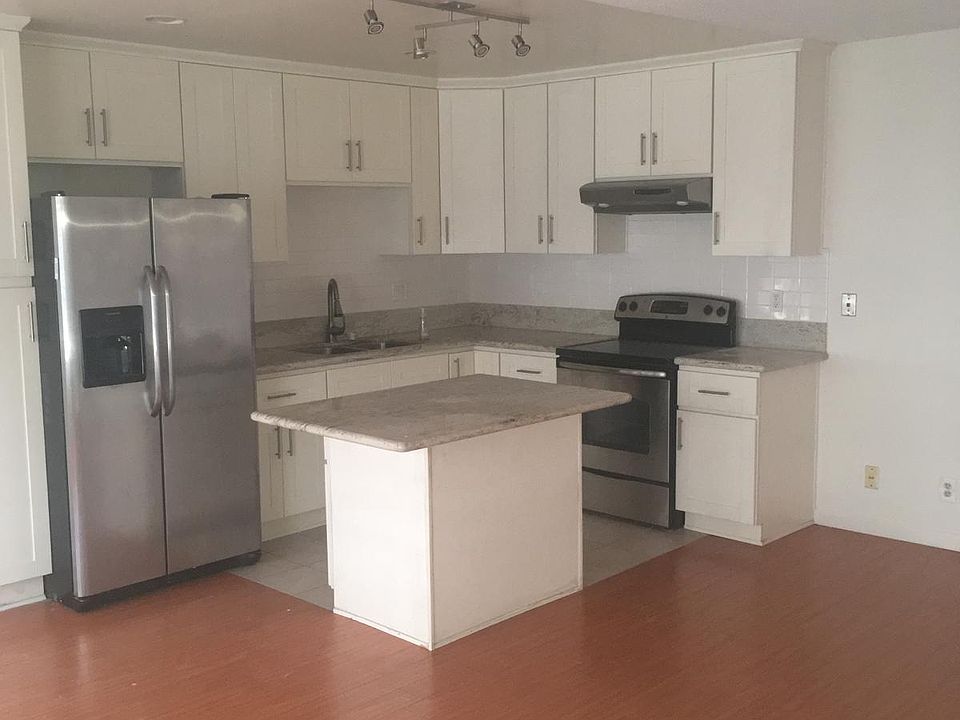 1st image of 421 S Manhattan Pl APT 8