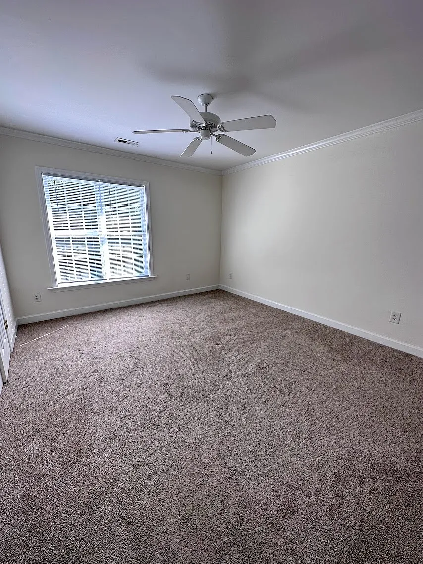 3 bed, 3.5 bath, 1600 sqft, $1,895 — Photo 2
