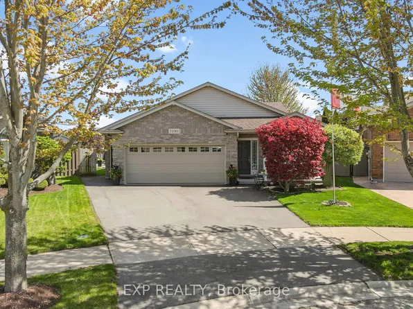 7090 Julie Dr, Niagara Falls, ON L2H 3L4