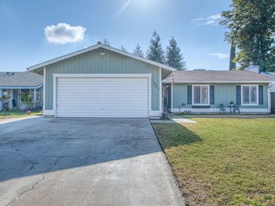 2027 E Four Creeks Avenue, Visalia, CA, 93292