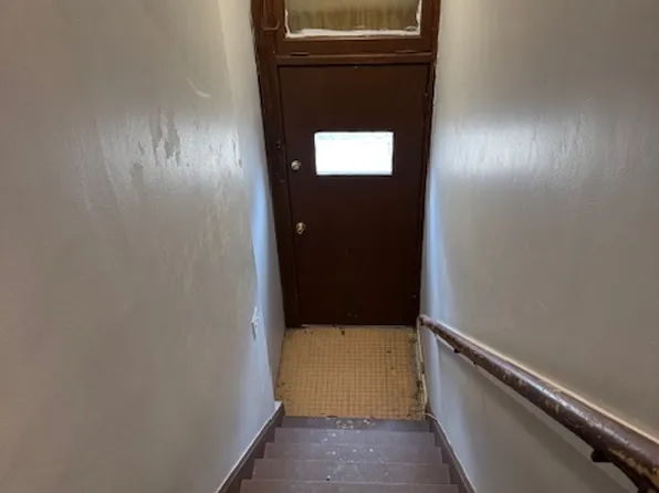 945 N Memorial Dr, Racine, WI