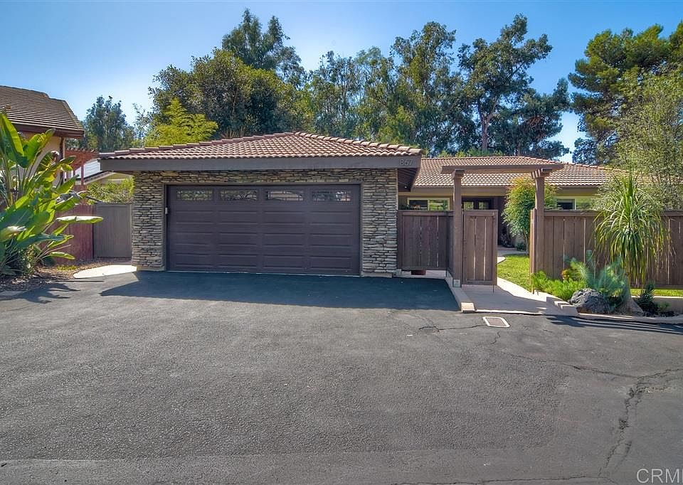 1st image of 867 Mimosa Ave