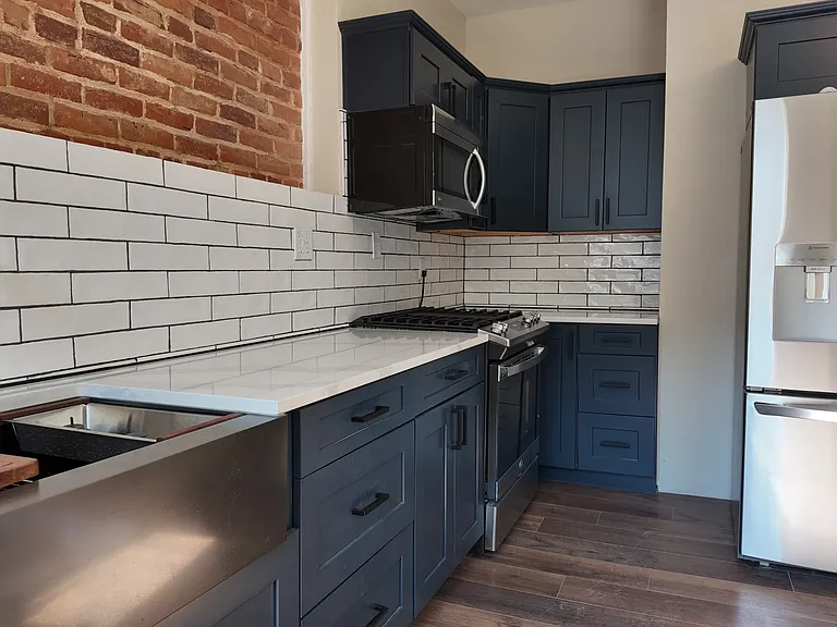 142 E Clifton Ave #2 — Photo 4