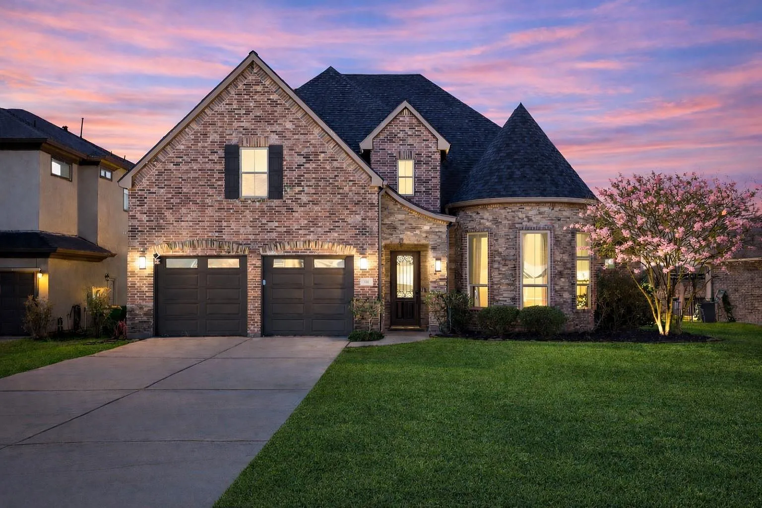 3 bed, 2.5 bath, 3220 sqft, $3,900 — Photo 1