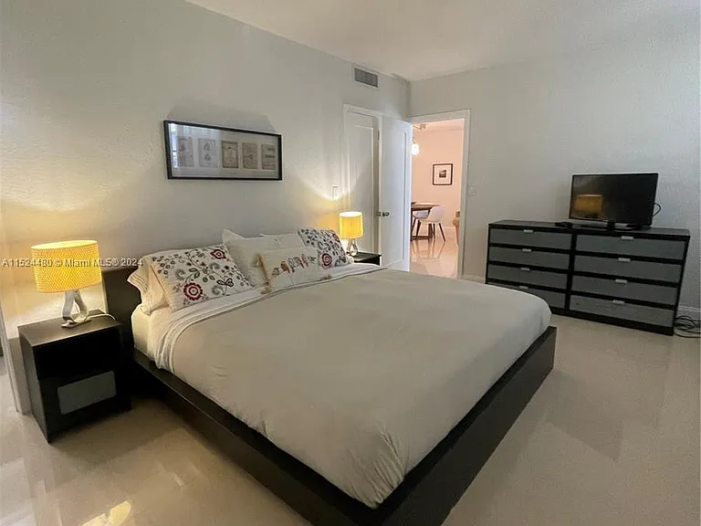 3801 S Ocean Dr #15V — Photo 13