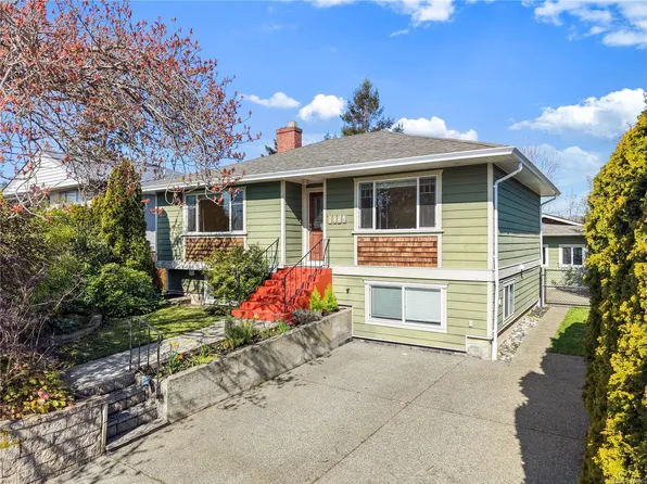 1468 Stroud Rd, Victoria, BC V8T 2K9