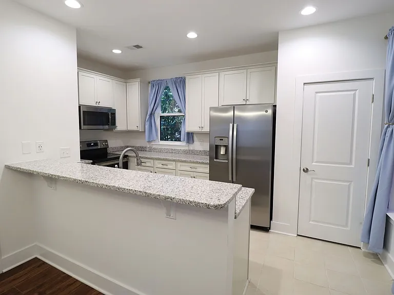 307 Saint Anns Aly — Photo 12