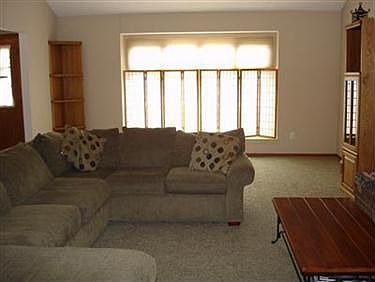 5th image of 2926 Margaretta Dr