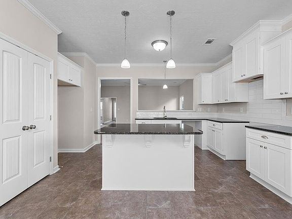 5th image of 1014 Rosendale Drive