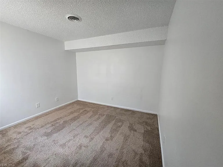 5710 Brandon Blvd — Photo 11