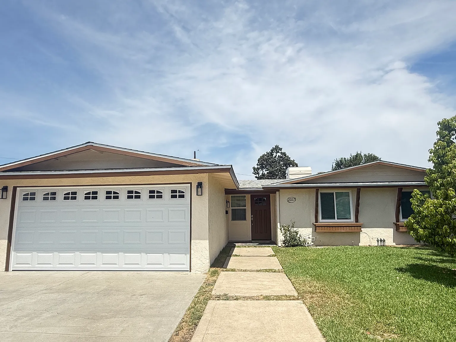 4 bed, 1246 sqft, $4,400 — Photo 2