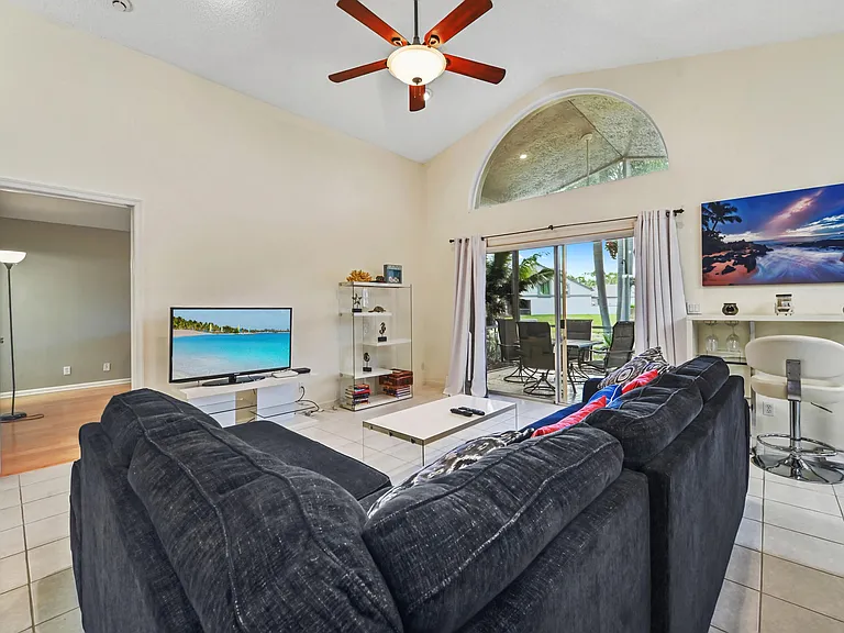 2241 Soundings Ct — Photo 15
