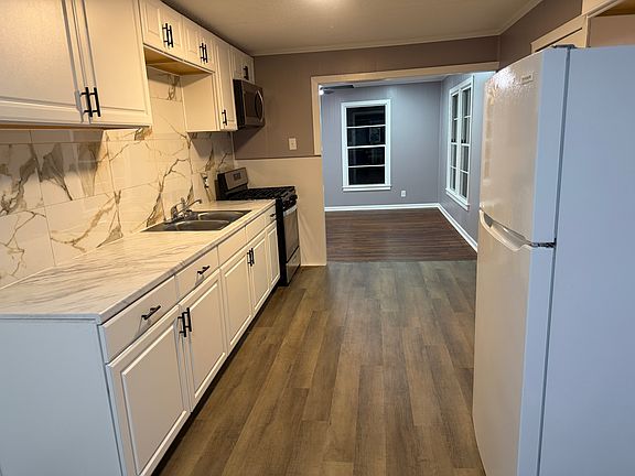 2nd image of 1421 Grein Ave