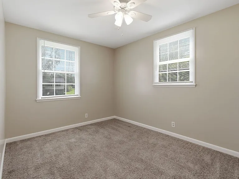 758 McPherson Dr — Photo 21