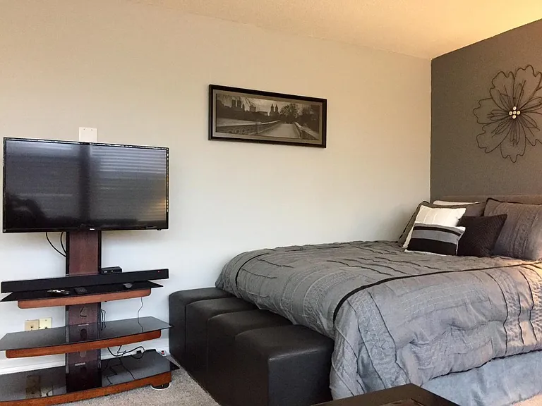 450 W 7th St S #401 — Photo 1