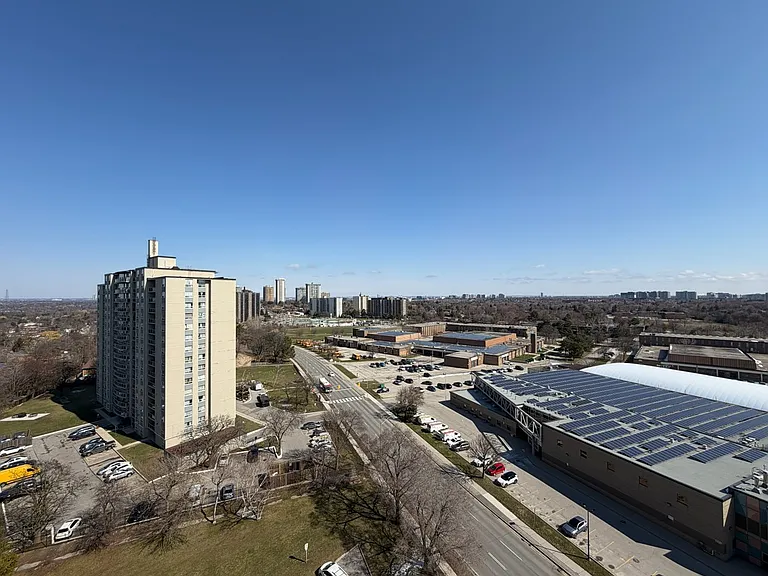 2960 Don Mills Rd W — Photo 35
