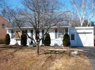 18 Chapman Dr, Albany, NY 12203