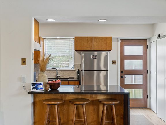 3rd image of 11008 Quail Run St