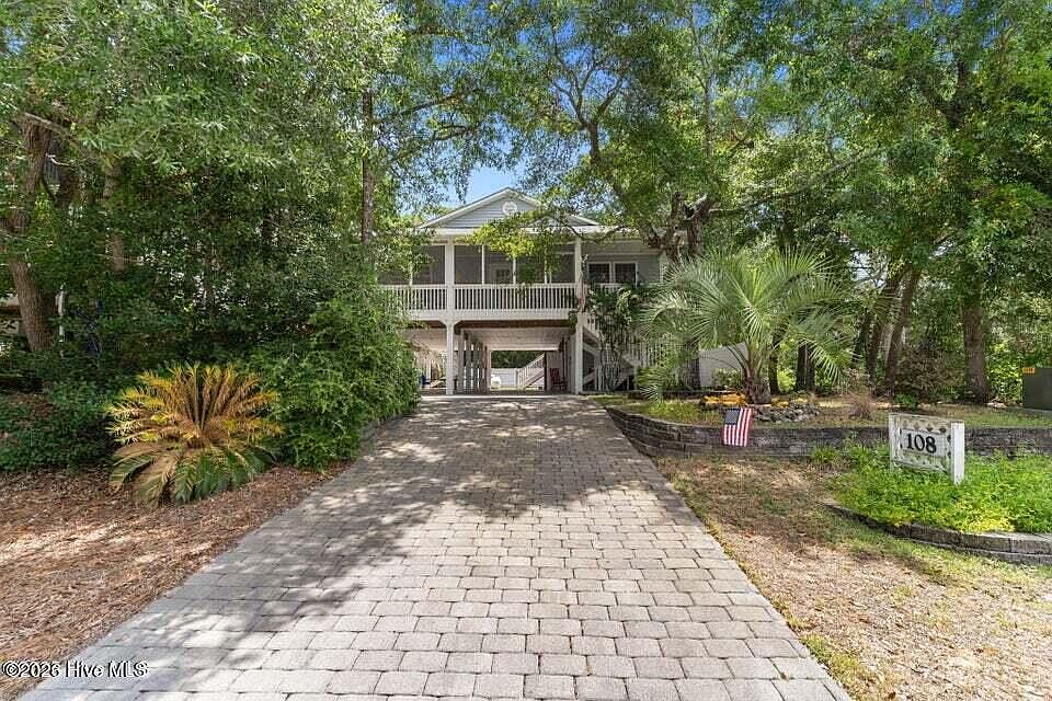 2nd image of 108 SW 28th Street