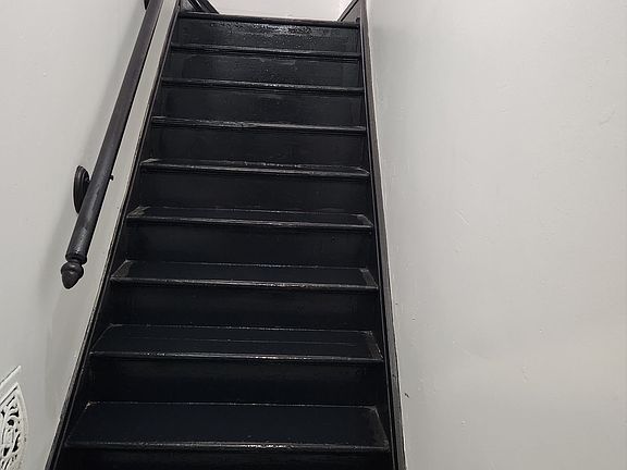 2nd image of 5918-5920 Maple Ave #5918