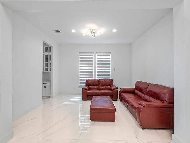 3304 Belted Galloway St — Photo 15