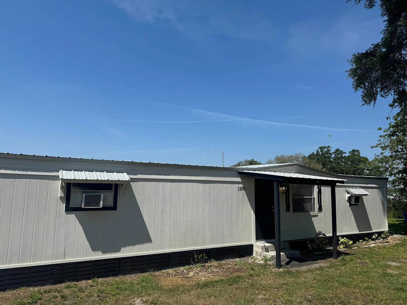 1976 Lavon St — Photo 2