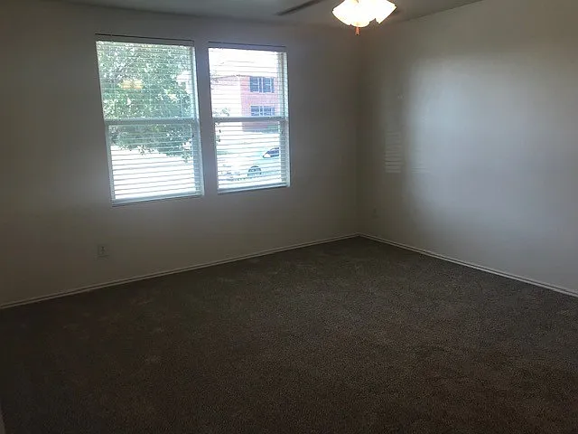 1045 Cavern Dr — Photo 15