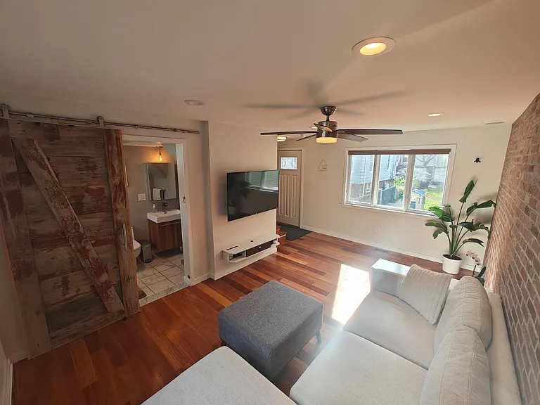 73R Rush St — Photo 5
