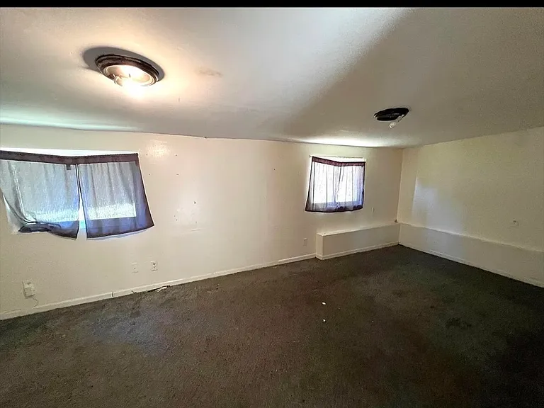 7202 Sapphire Ave — Photo 4