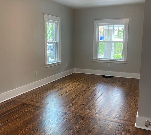 4th image of 219 N Henderson Ave
