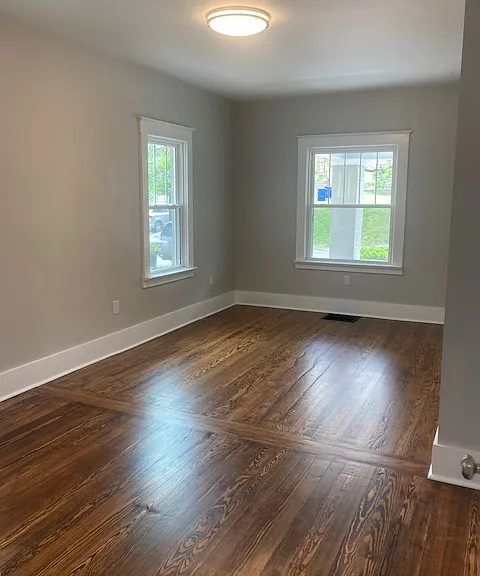 219 N Henderson Ave — Photo 4