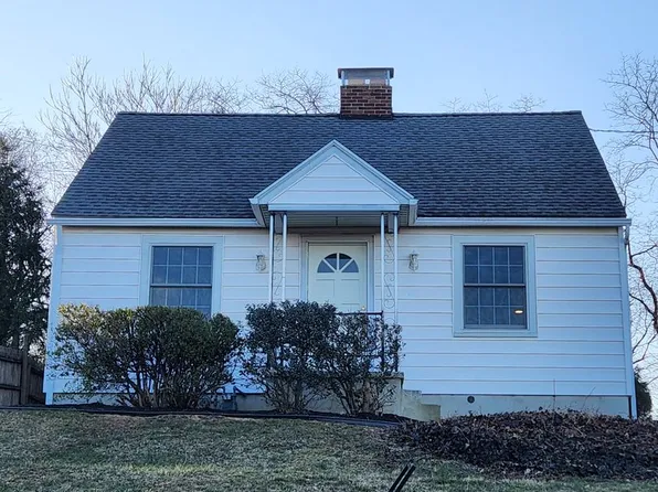 344 Woodland View Dr, York, PA 17406