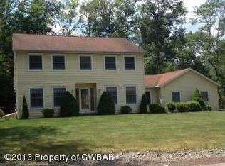 38 Bow Creek Dr, Mountain Top, PA 18707
