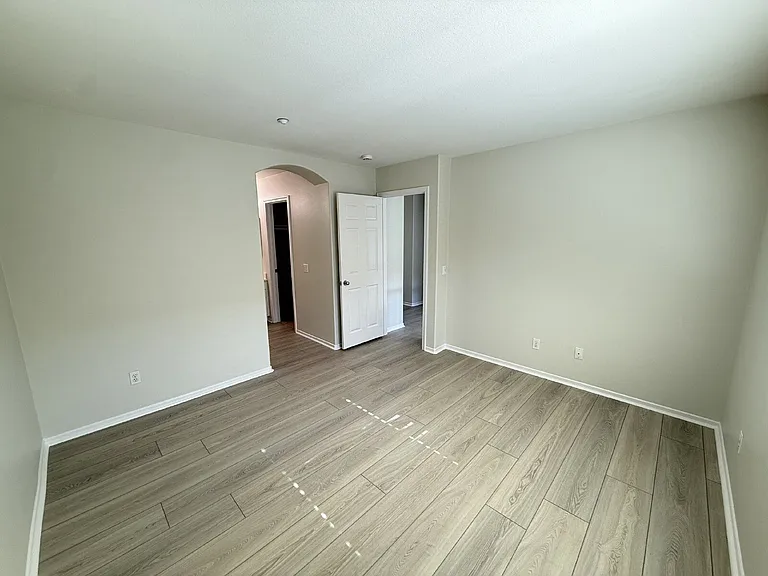 6446 Alexandri Cir — Photo 17